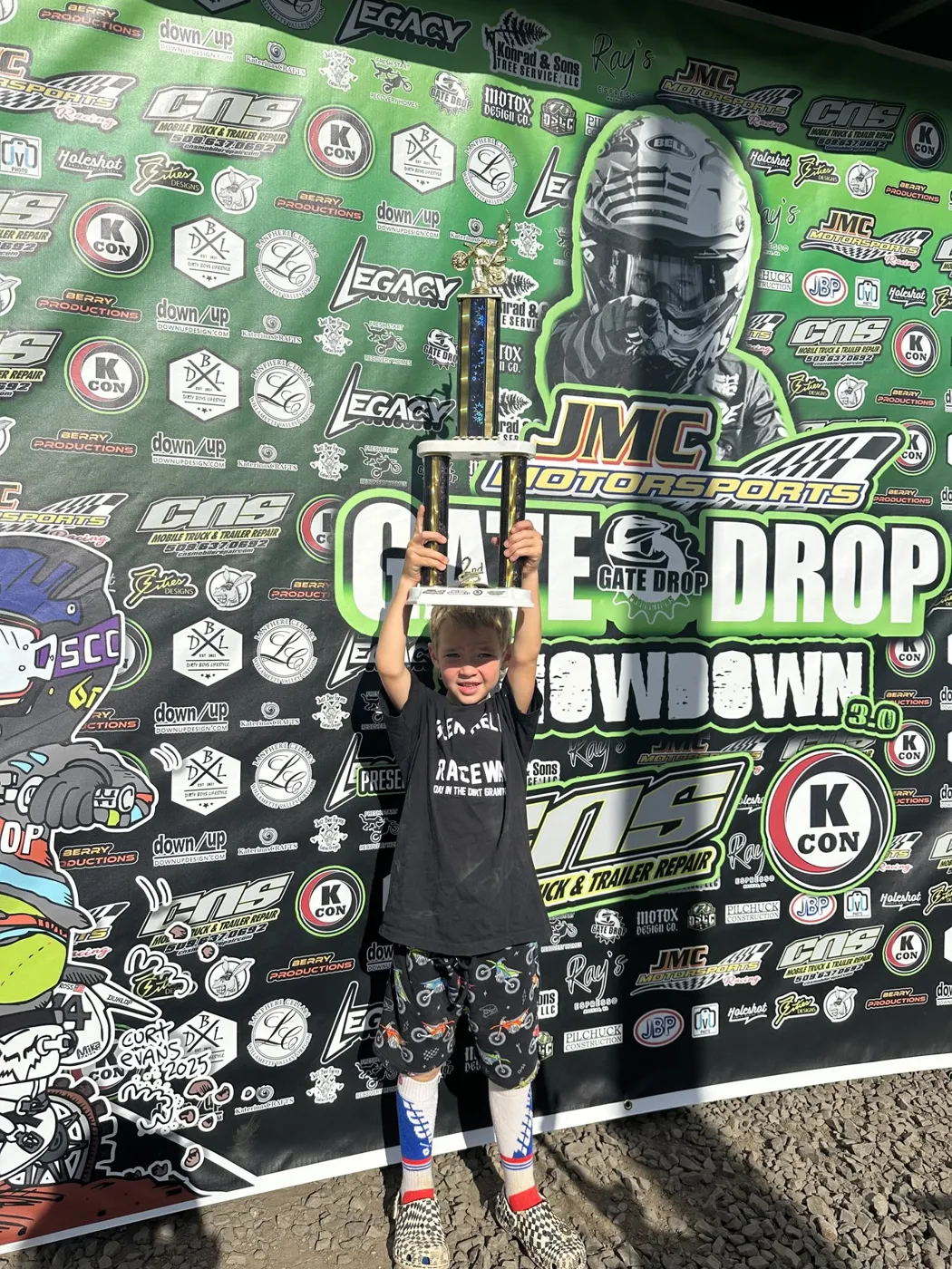 BarBanger Club MX riders at the track